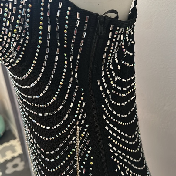 Dress - Picture 5 of 8